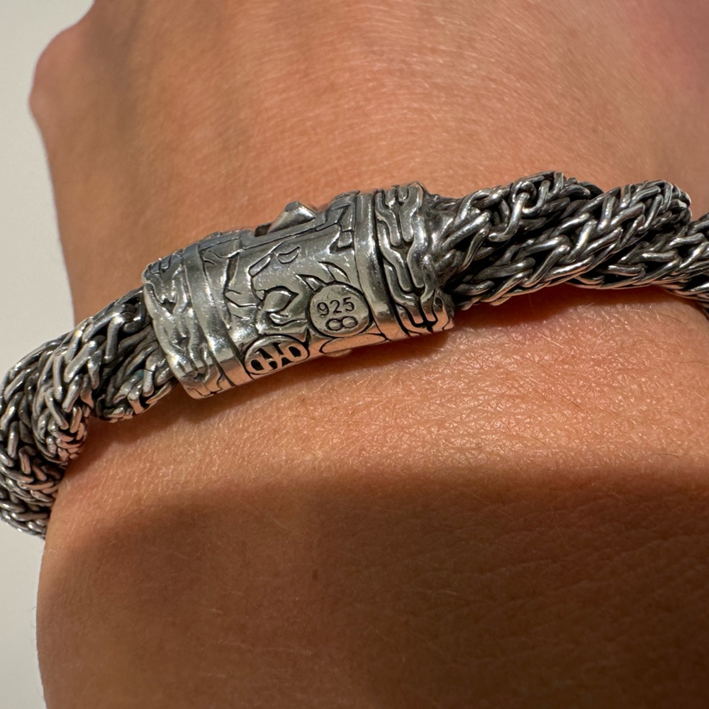 Authentic John Hardy sterling silver bracelet with diamonds on clasp - Picture 4 of 7